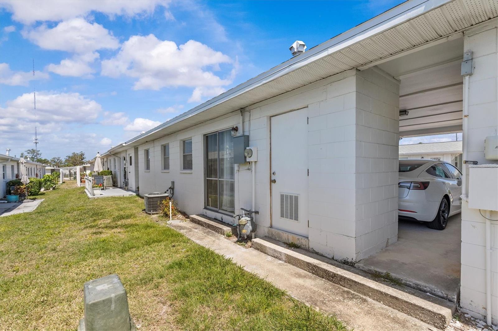 SEMINOLE HILL VILLAS - Residential