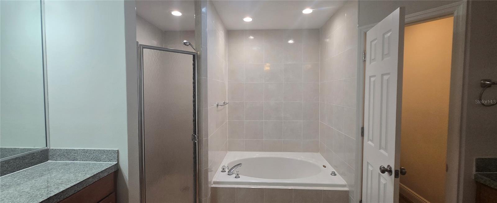 LAKE HIGHLAND HEIGHTS - Residential Lease