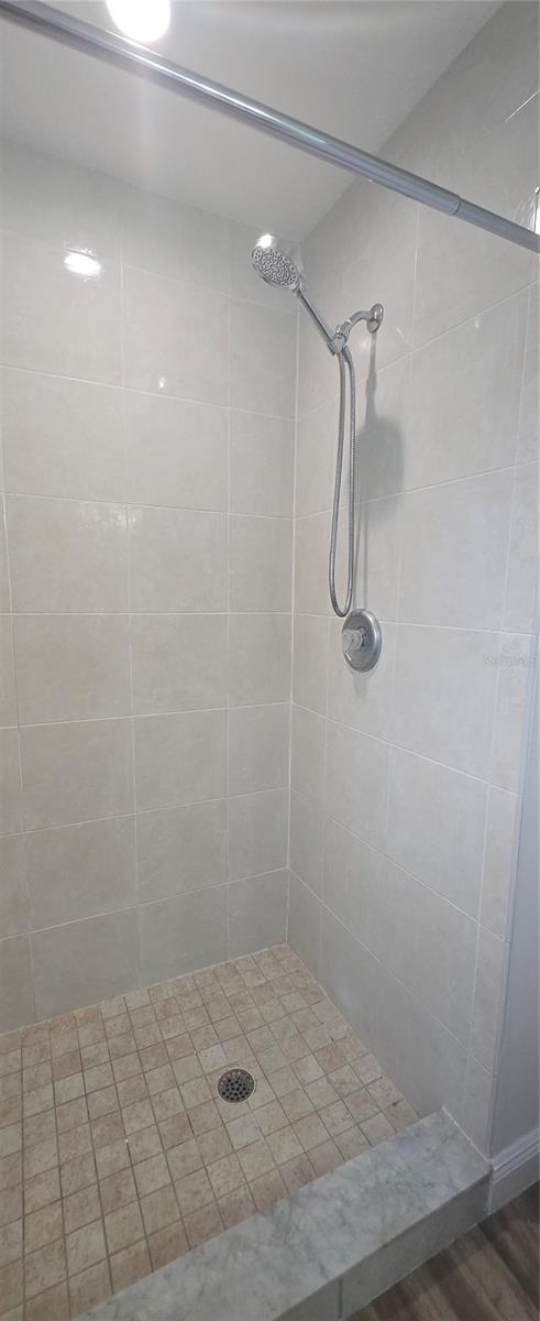 LAKE HIGHLAND HEIGHTS - Residential Lease