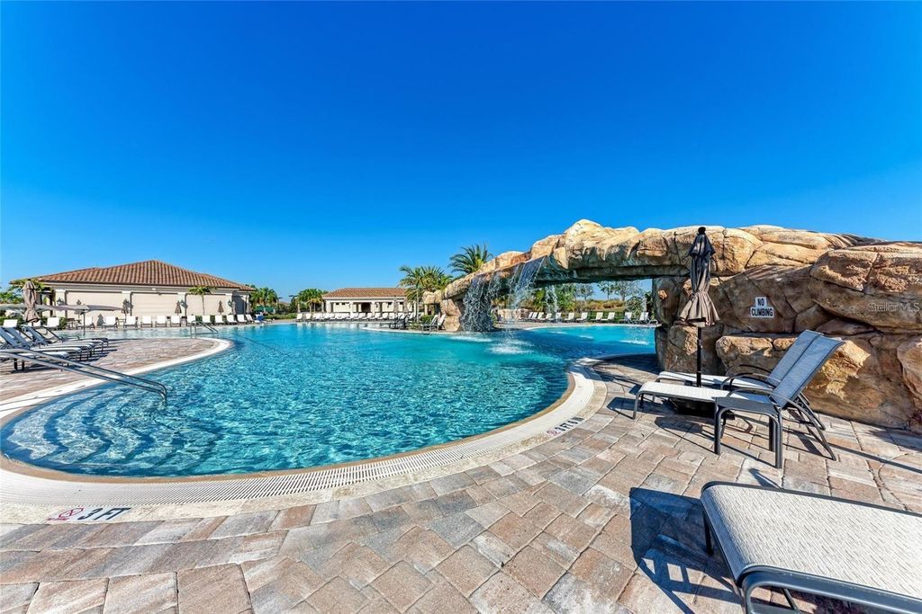 Photo of 18114 Gawthrop Drive #304, Bradenton, FL 34211 (MLS # A4656876)
