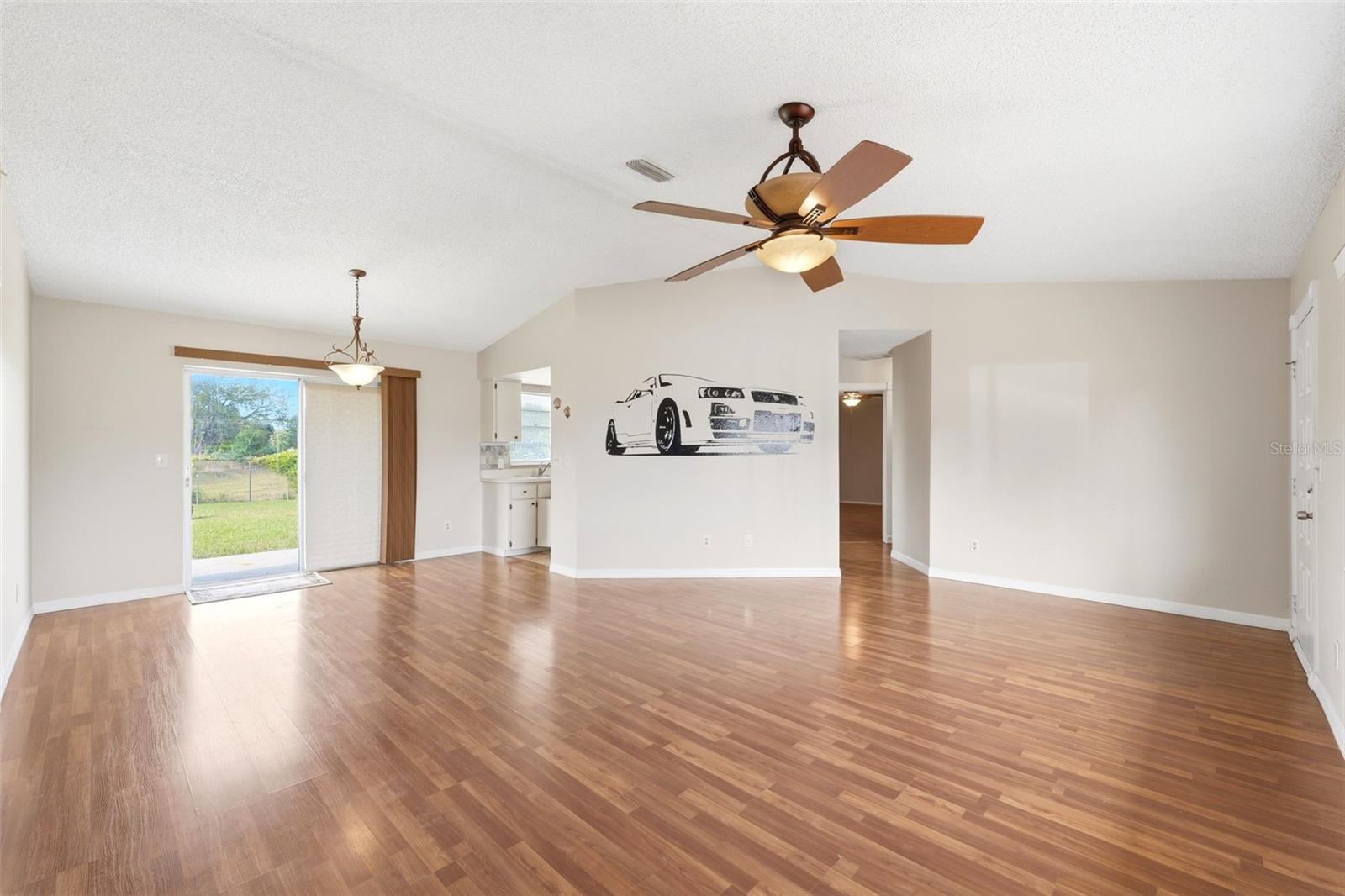 SPRING HILL - Residential