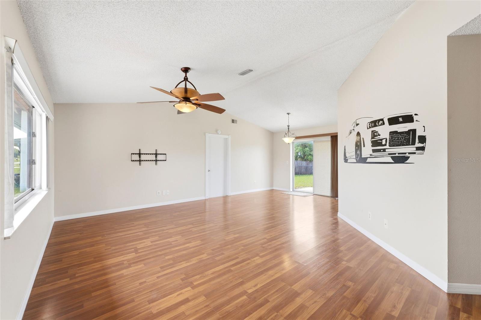 SPRING HILL - Residential