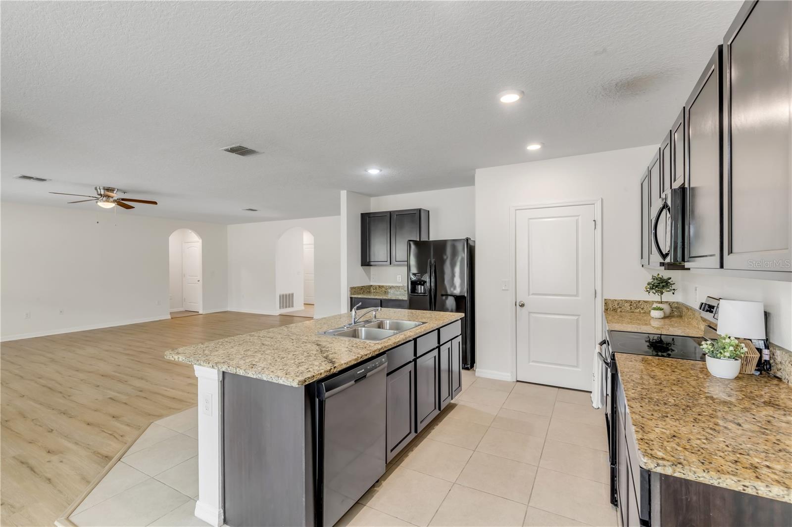 LAKE DIAMOND - Residential