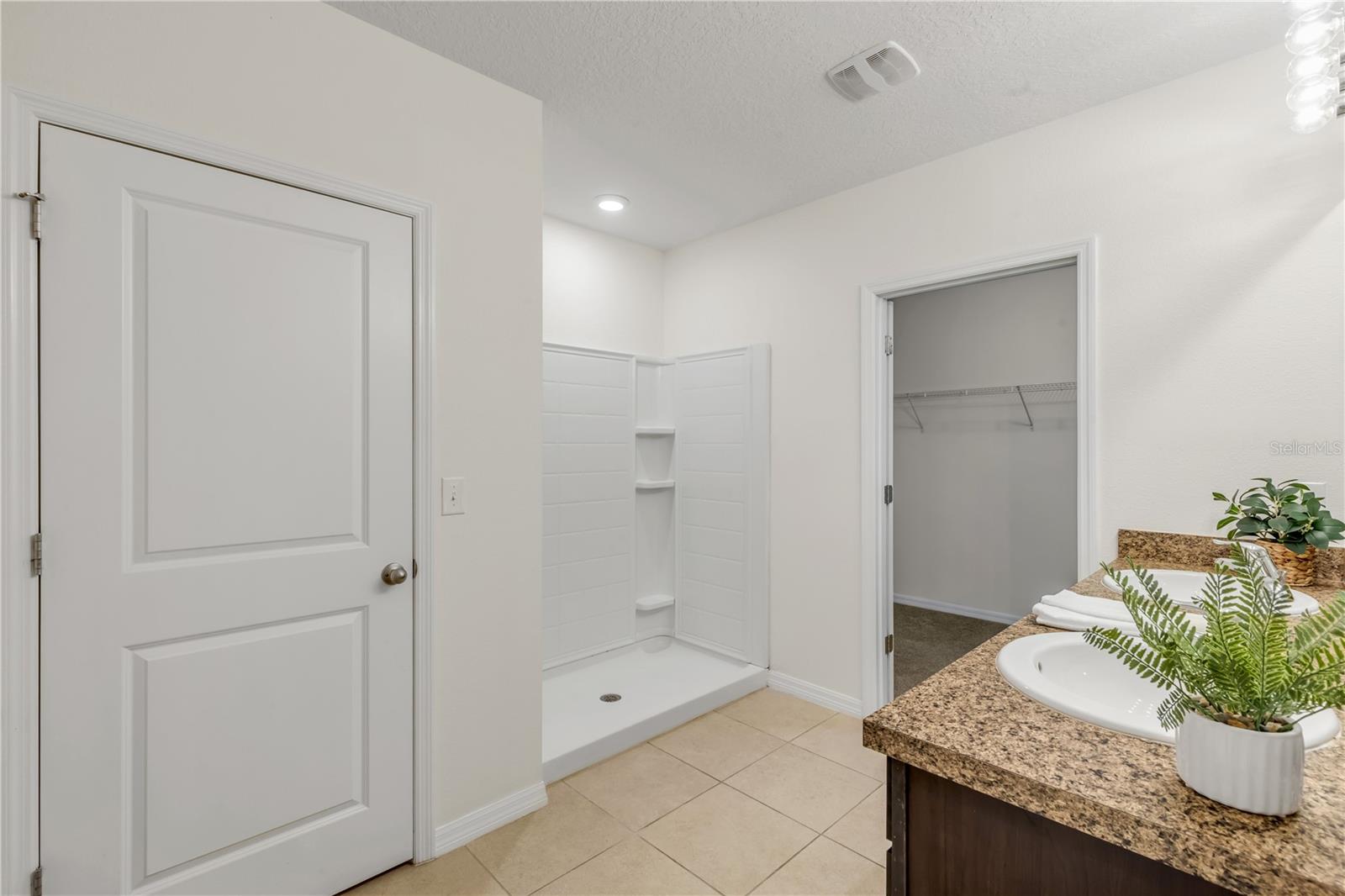 LAKE DIAMOND - Residential