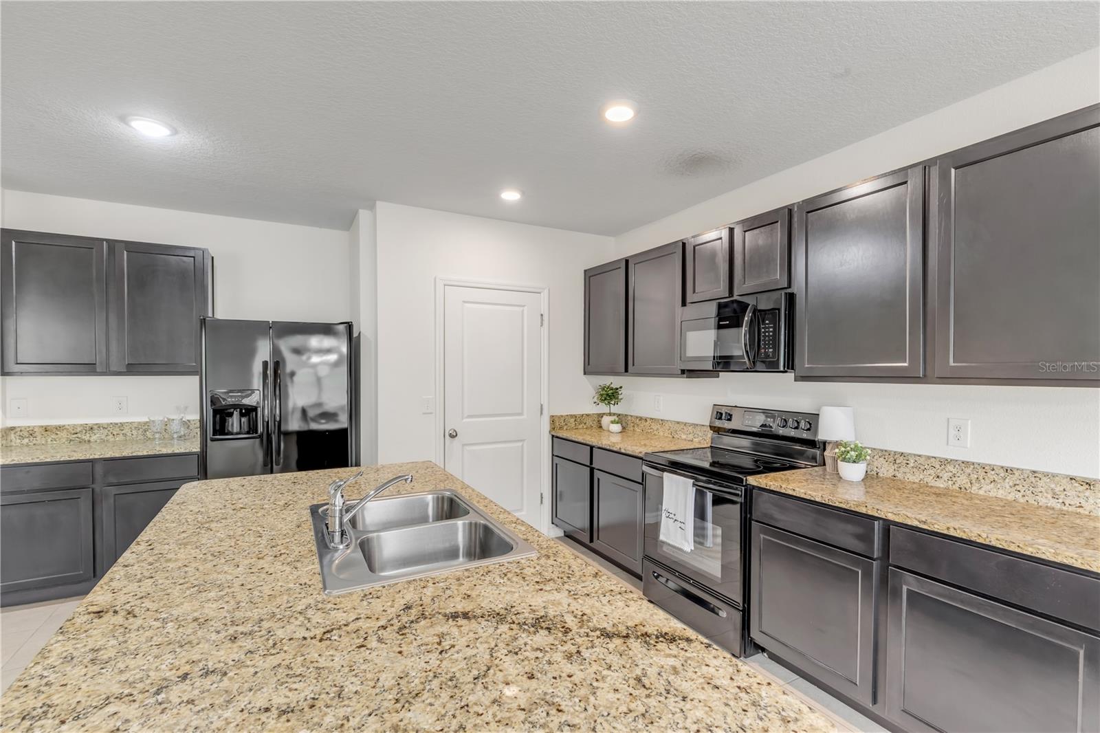 LAKE DIAMOND - Residential