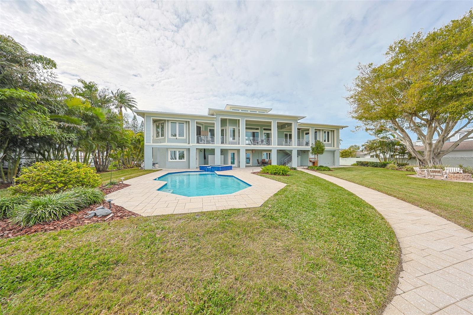 LONE PALM BEACH 1ST ADD - Residential