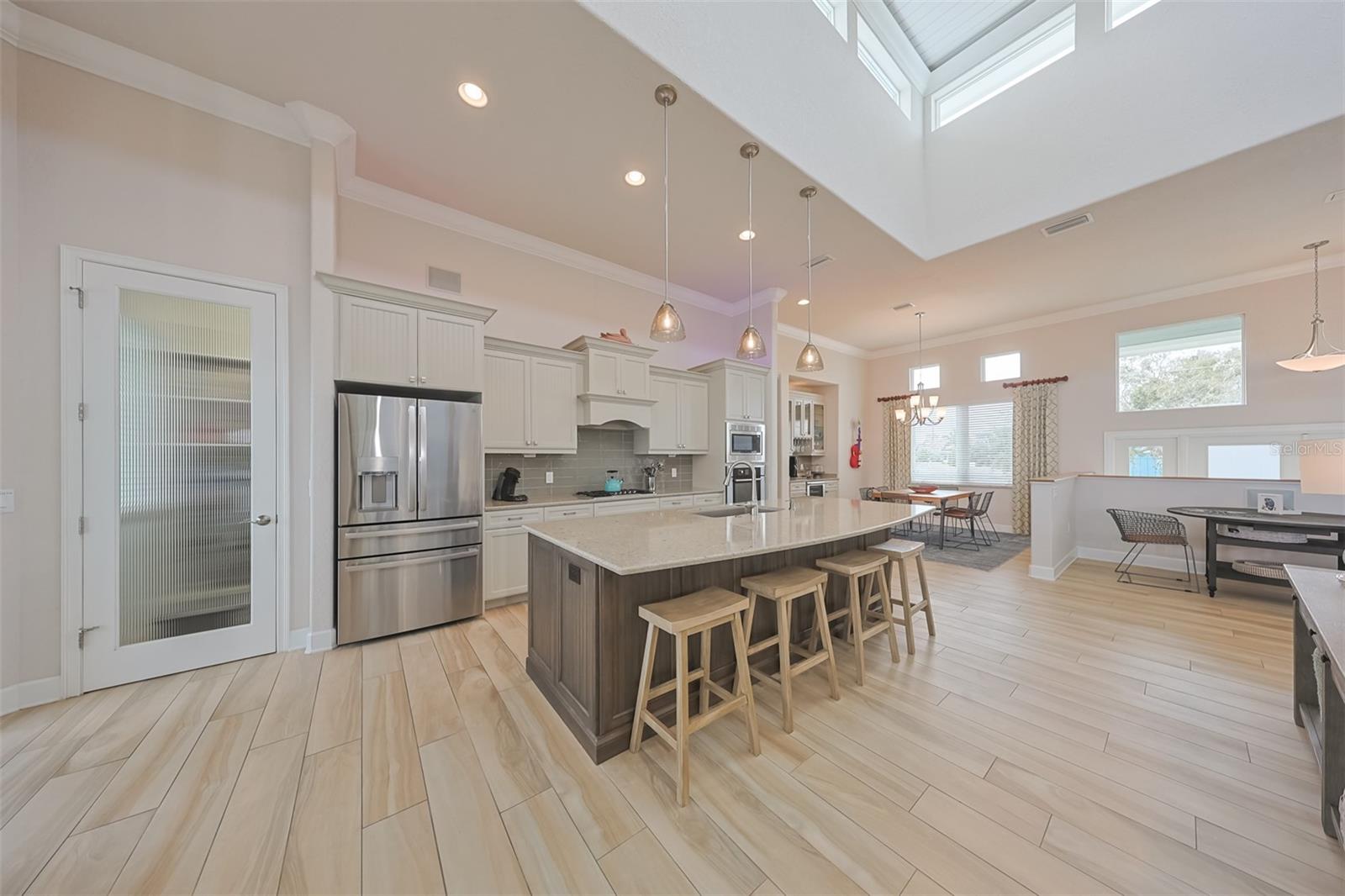 LONE PALM BEACH 1ST ADD - Residential