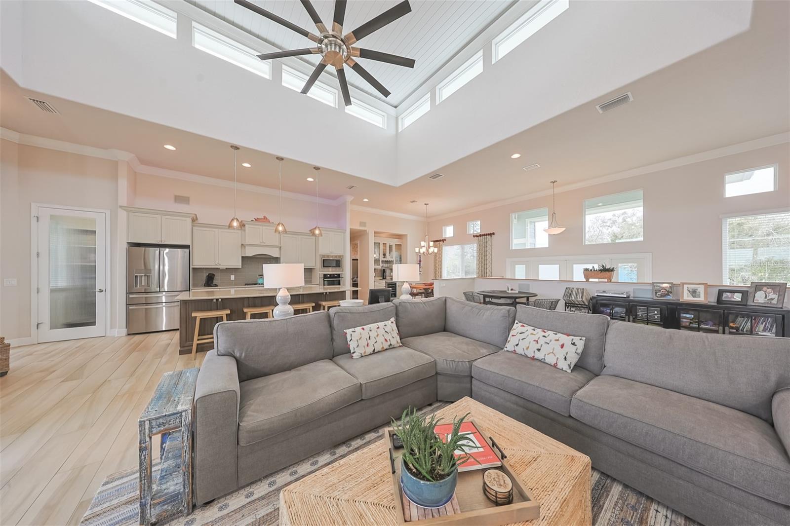 LONE PALM BEACH 1ST ADD - Residential