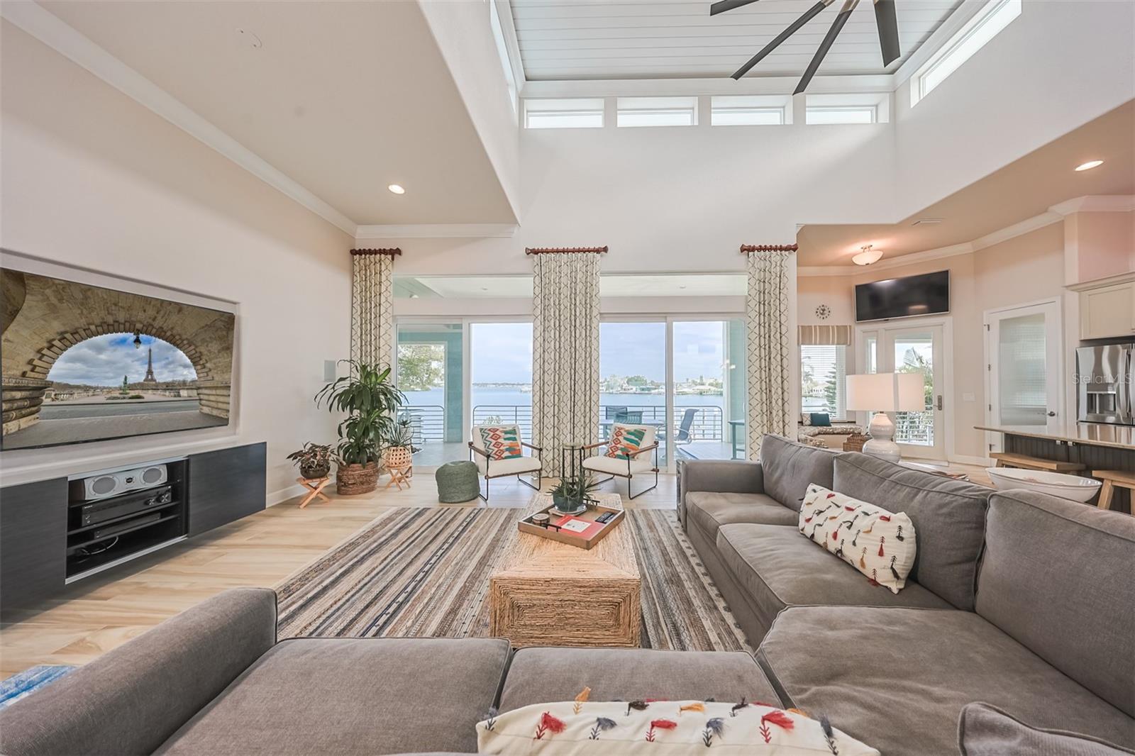 LONE PALM BEACH 1ST ADD - Residential