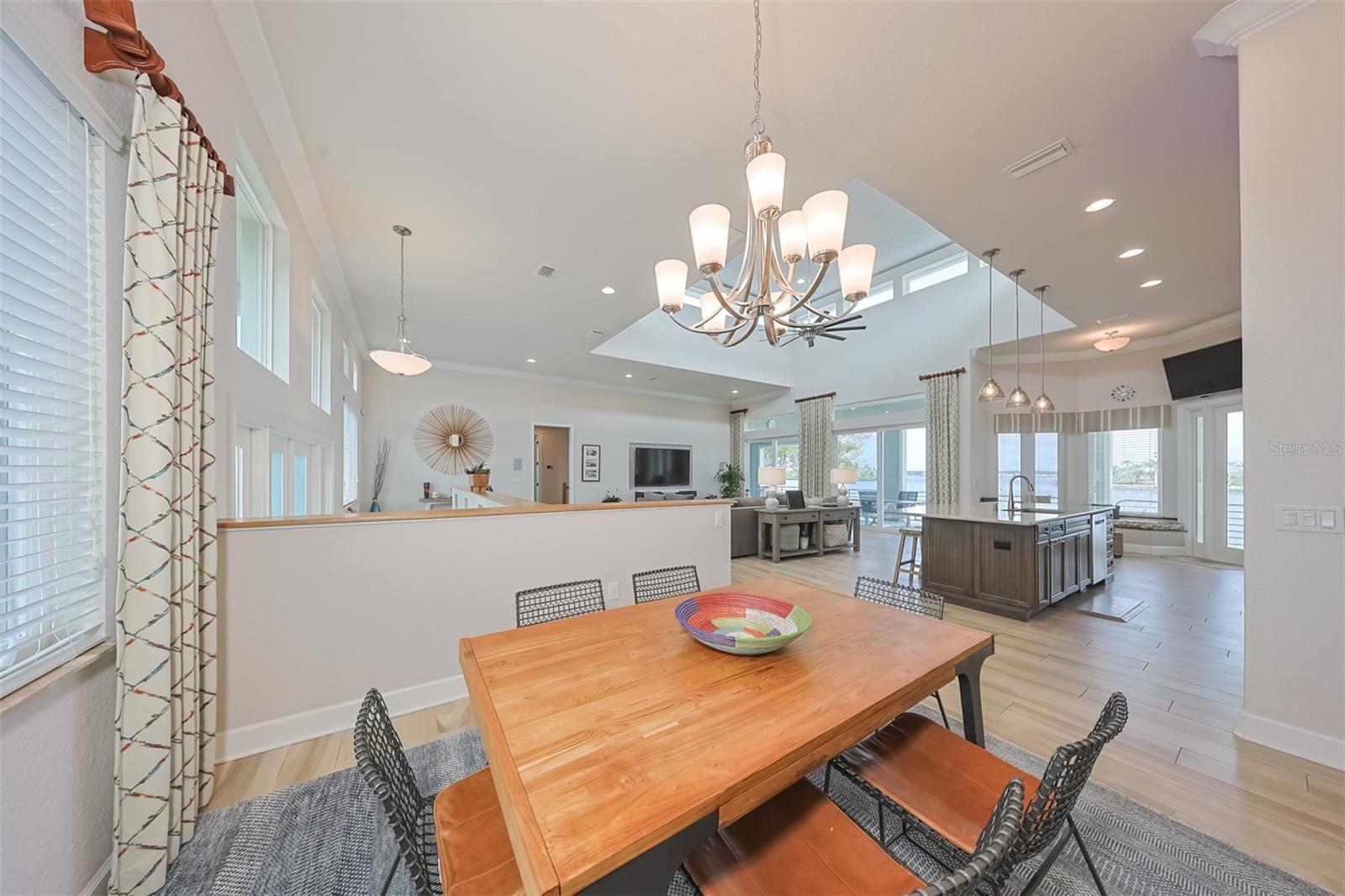 LONE PALM BEACH 1ST ADD - Residential