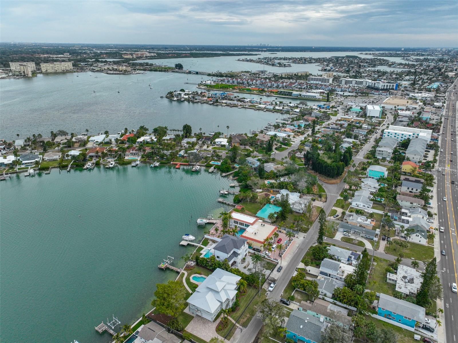 LONE PALM BEACH 1ST ADD - Residential