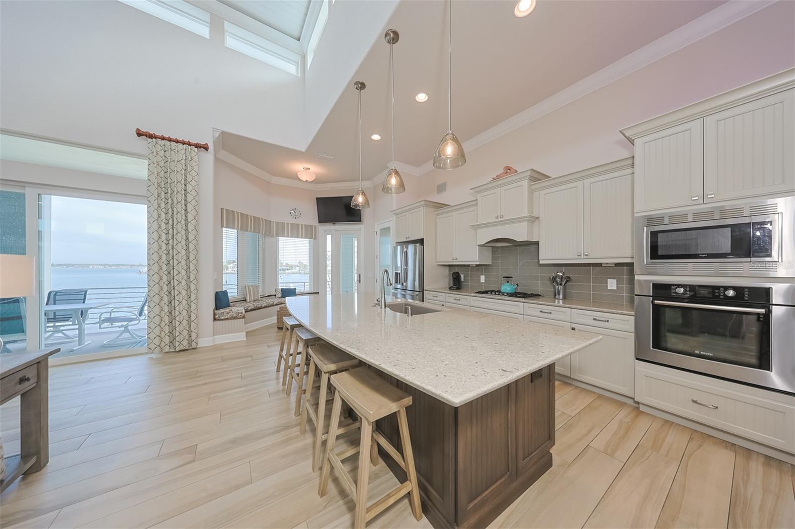 LONE PALM BEACH 1ST ADD - Residential