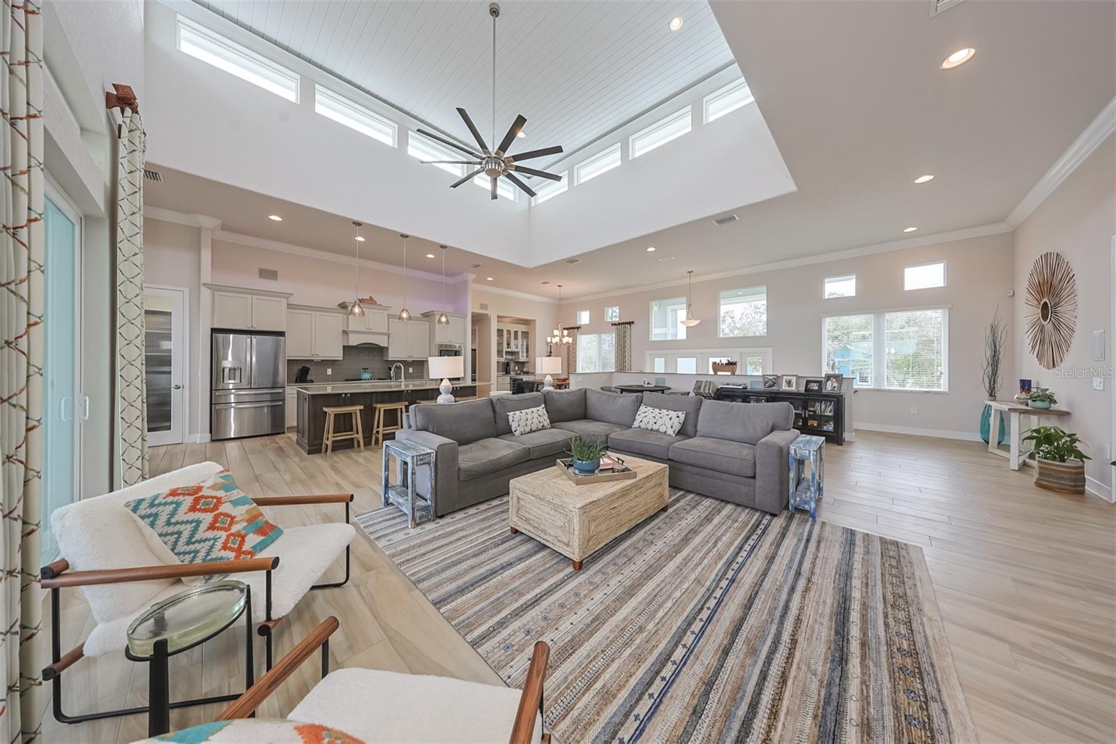 LONE PALM BEACH 1ST ADD - Residential