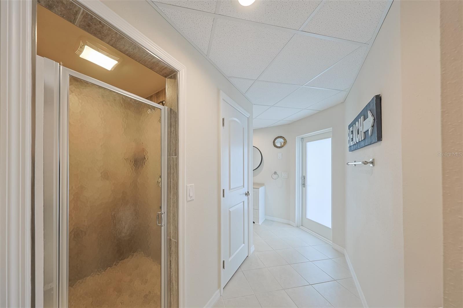 LONE PALM BEACH 1ST ADD - Residential