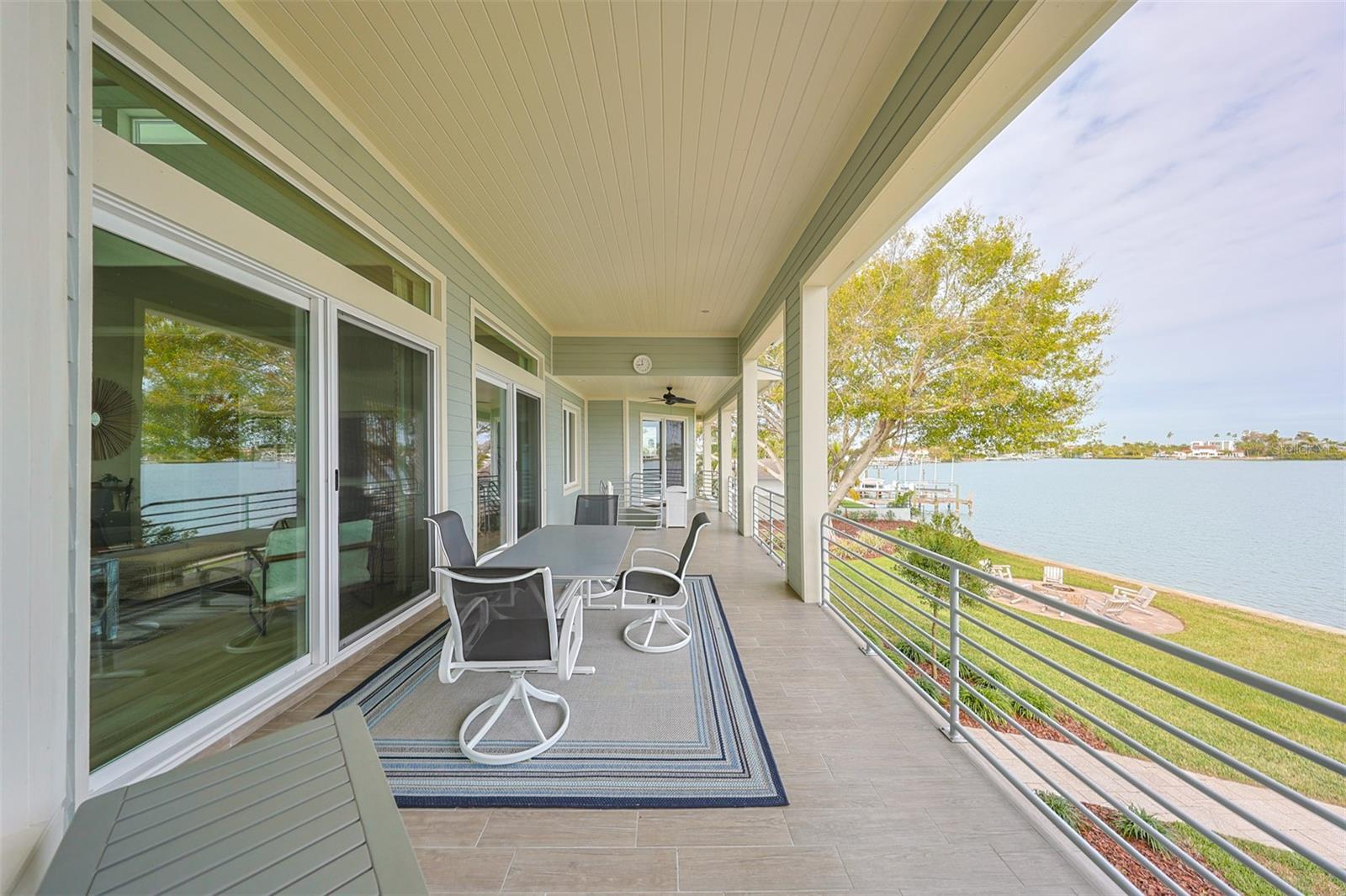 LONE PALM BEACH 1ST ADD - Residential