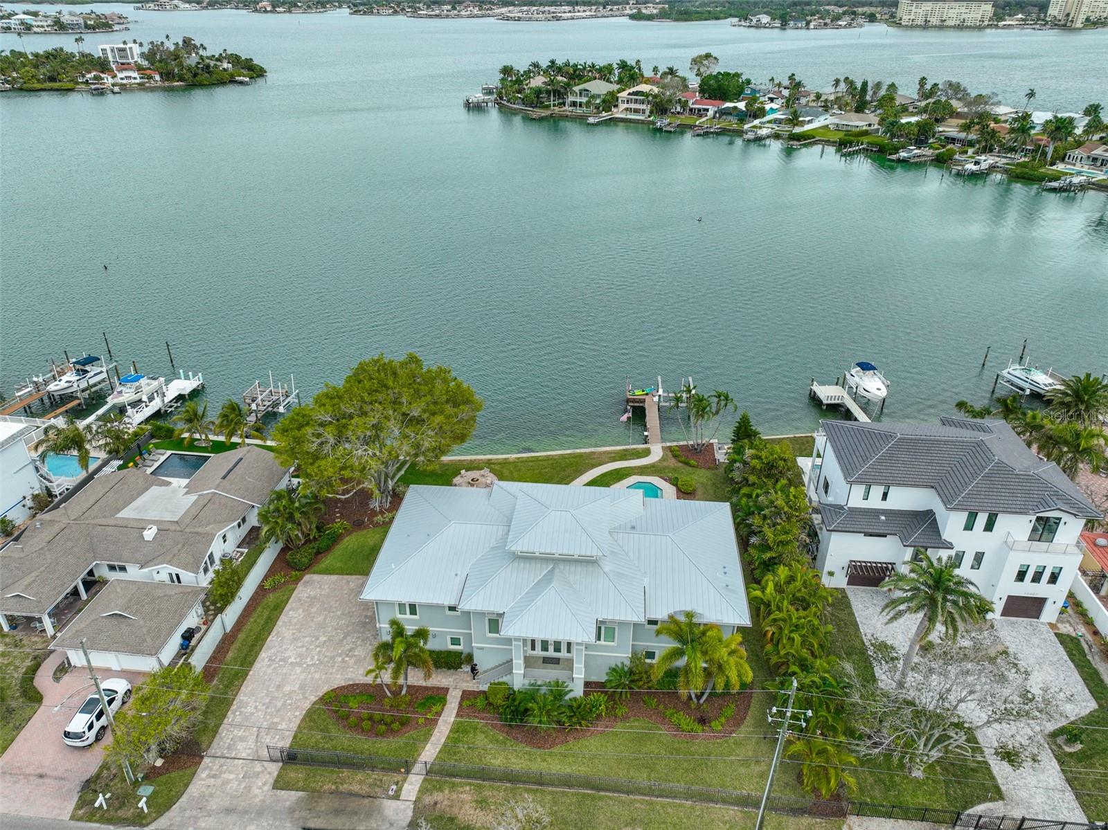 LONE PALM BEACH 1ST ADD - Residential