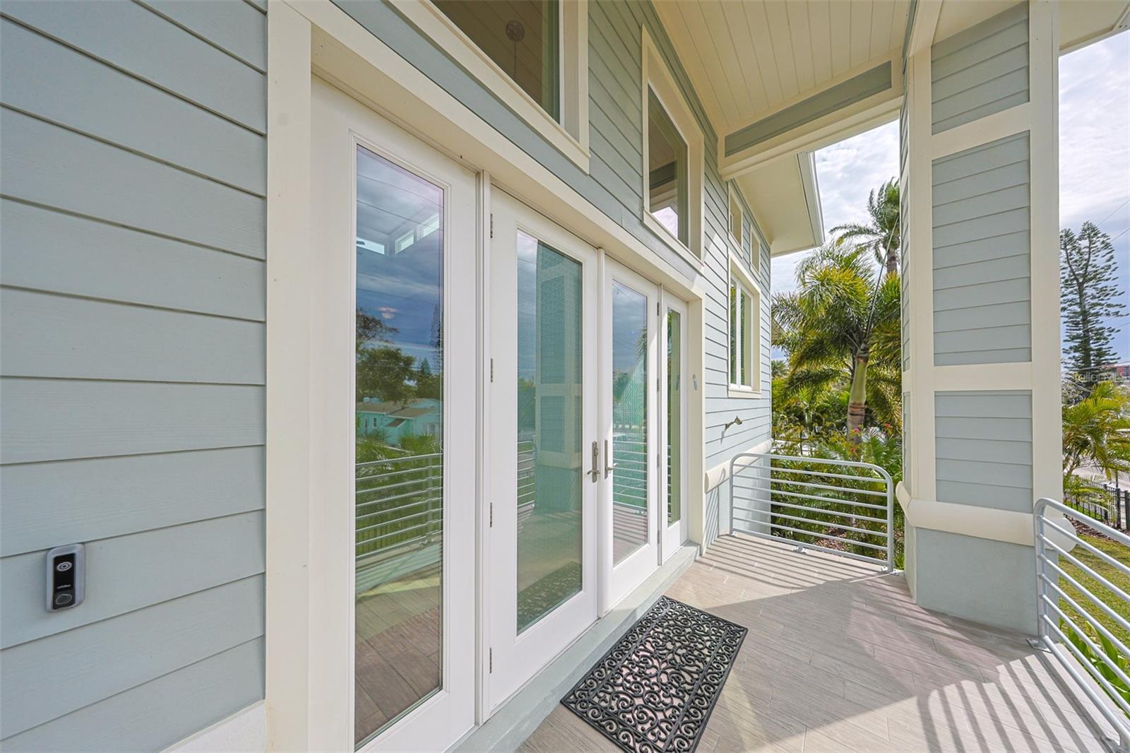 LONE PALM BEACH 1ST ADD - Residential