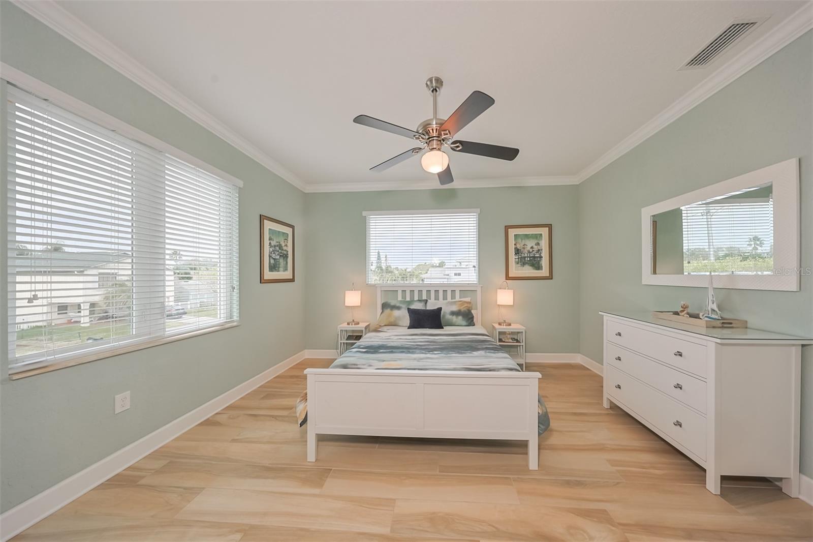 LONE PALM BEACH 1ST ADD - Residential