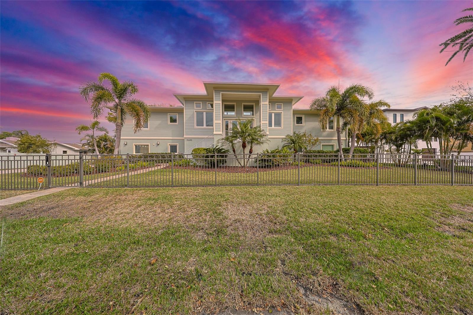 LONE PALM BEACH 1ST ADD - Residential