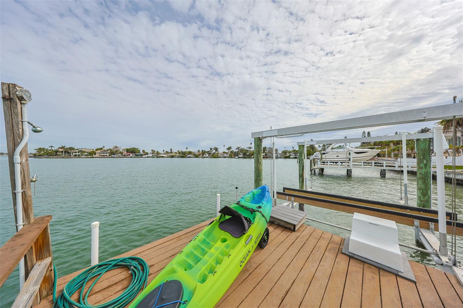 LONE PALM BEACH 1ST ADD - Residential