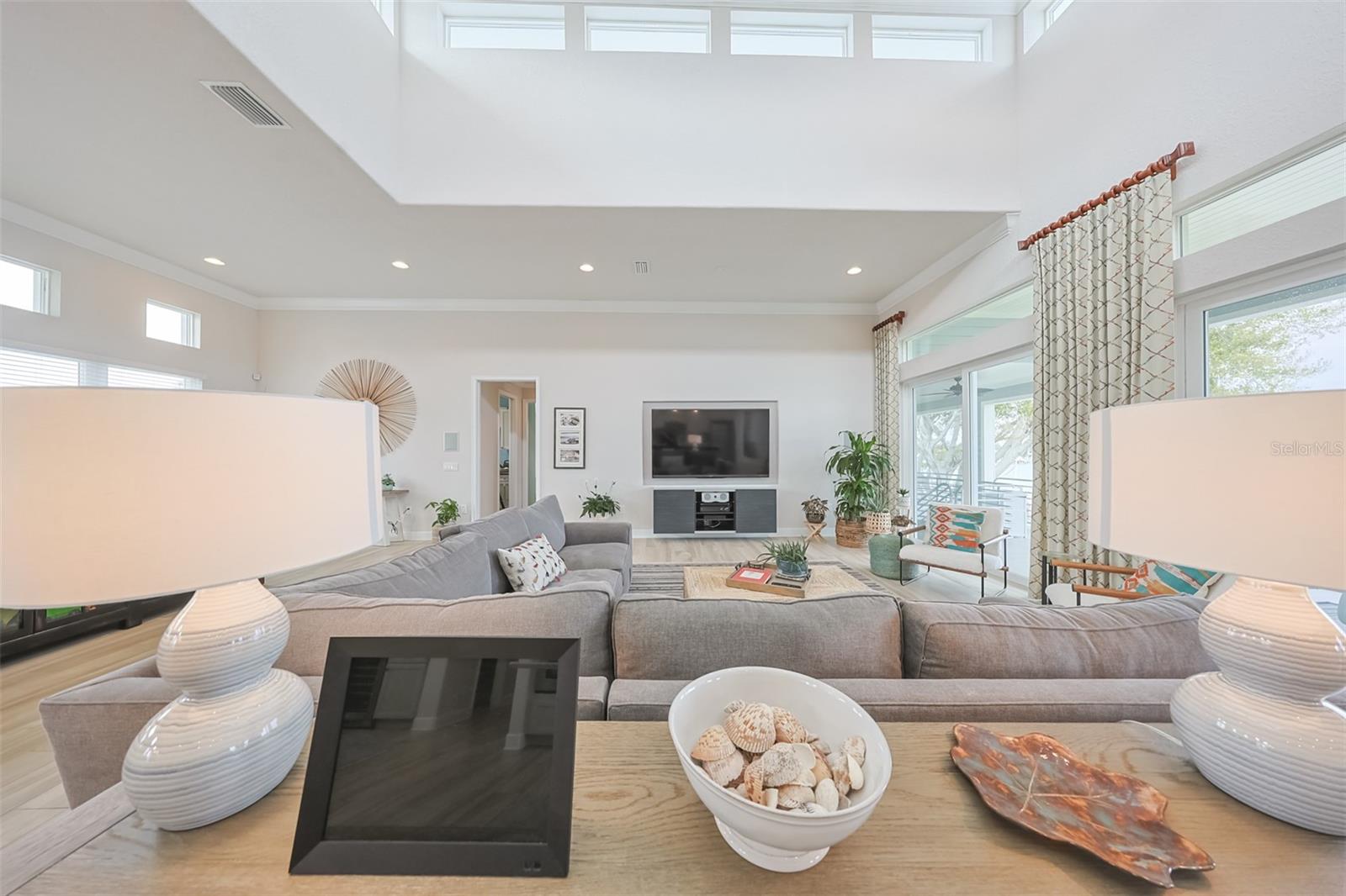 LONE PALM BEACH 1ST ADD - Residential