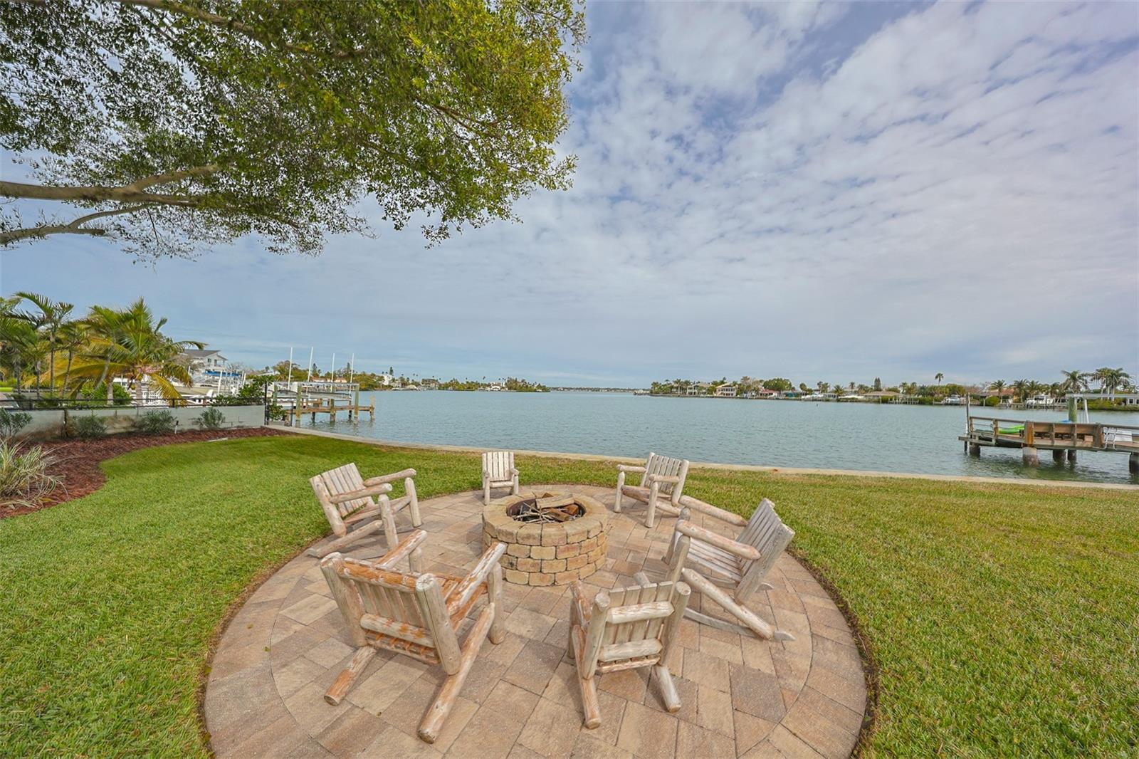 LONE PALM BEACH 1ST ADD - Residential