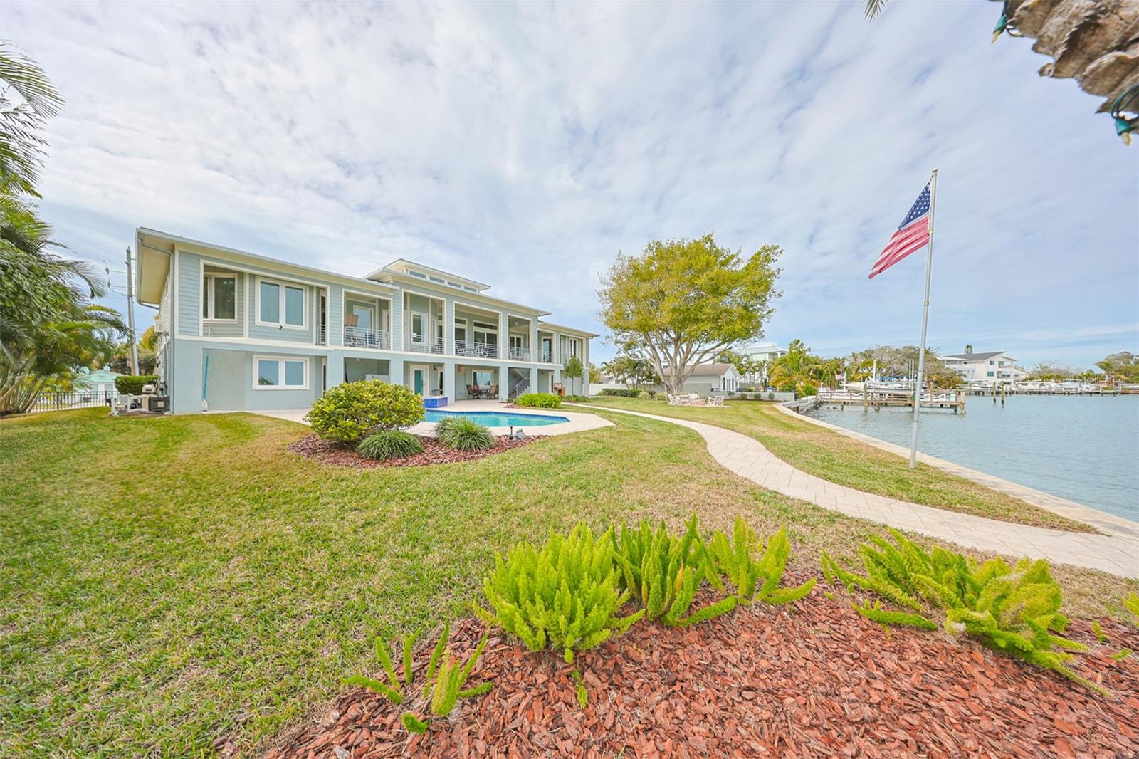 LONE PALM BEACH 1ST ADD - Residential