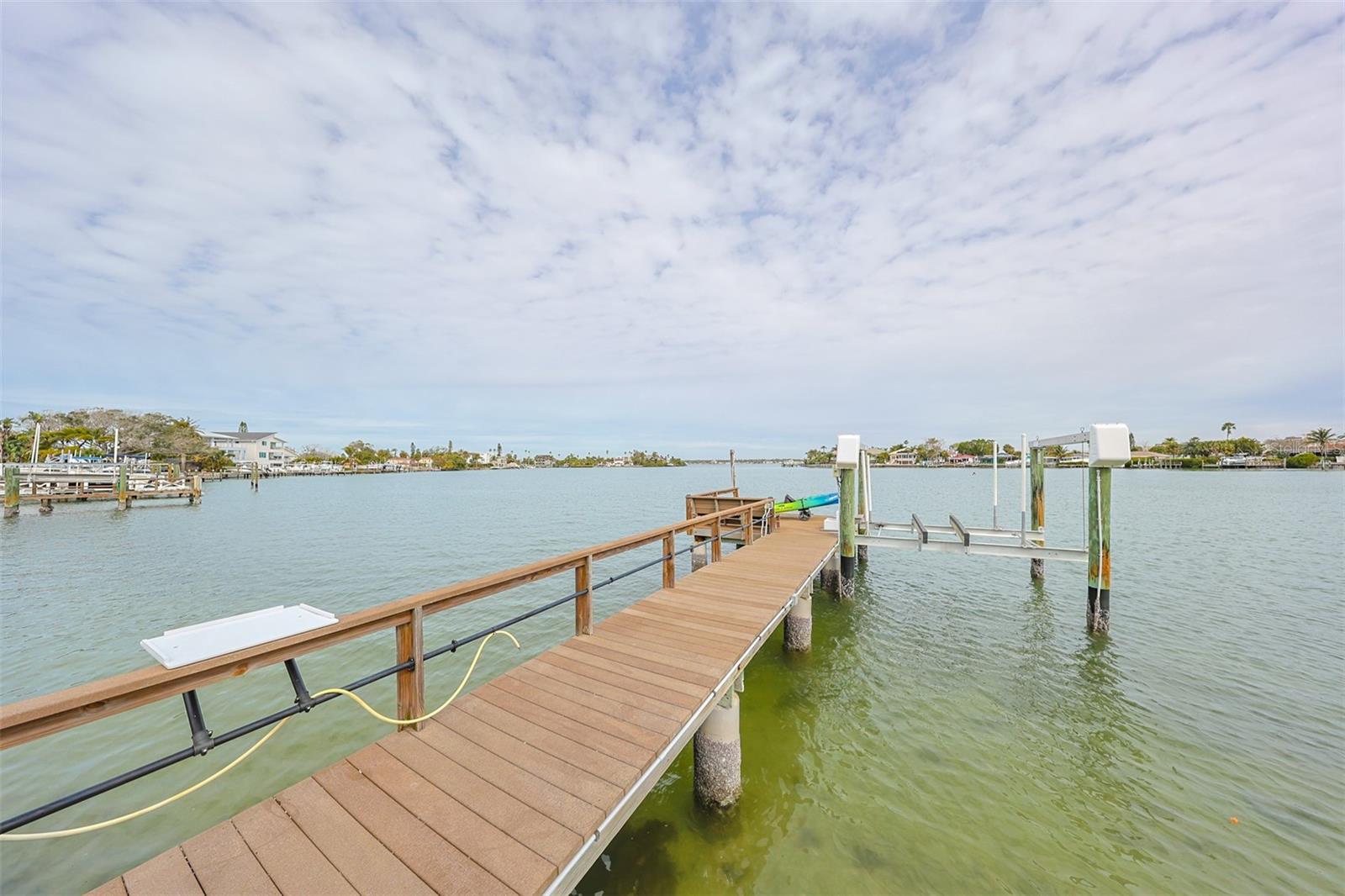 LONE PALM BEACH 1ST ADD - Residential