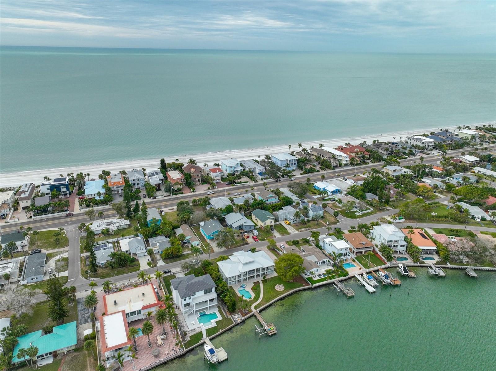 LONE PALM BEACH 1ST ADD - Residential