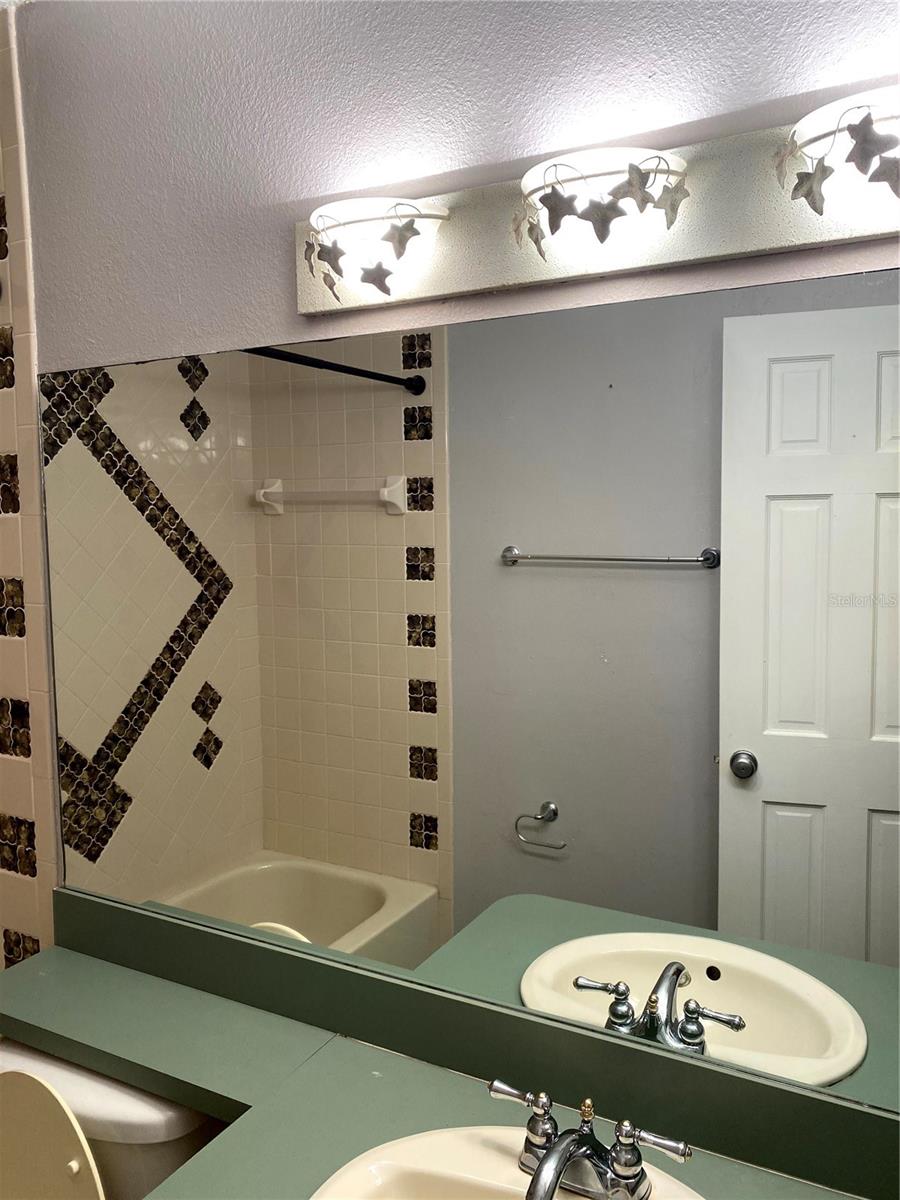 FOREST LAKE CONDO - Residential Lease