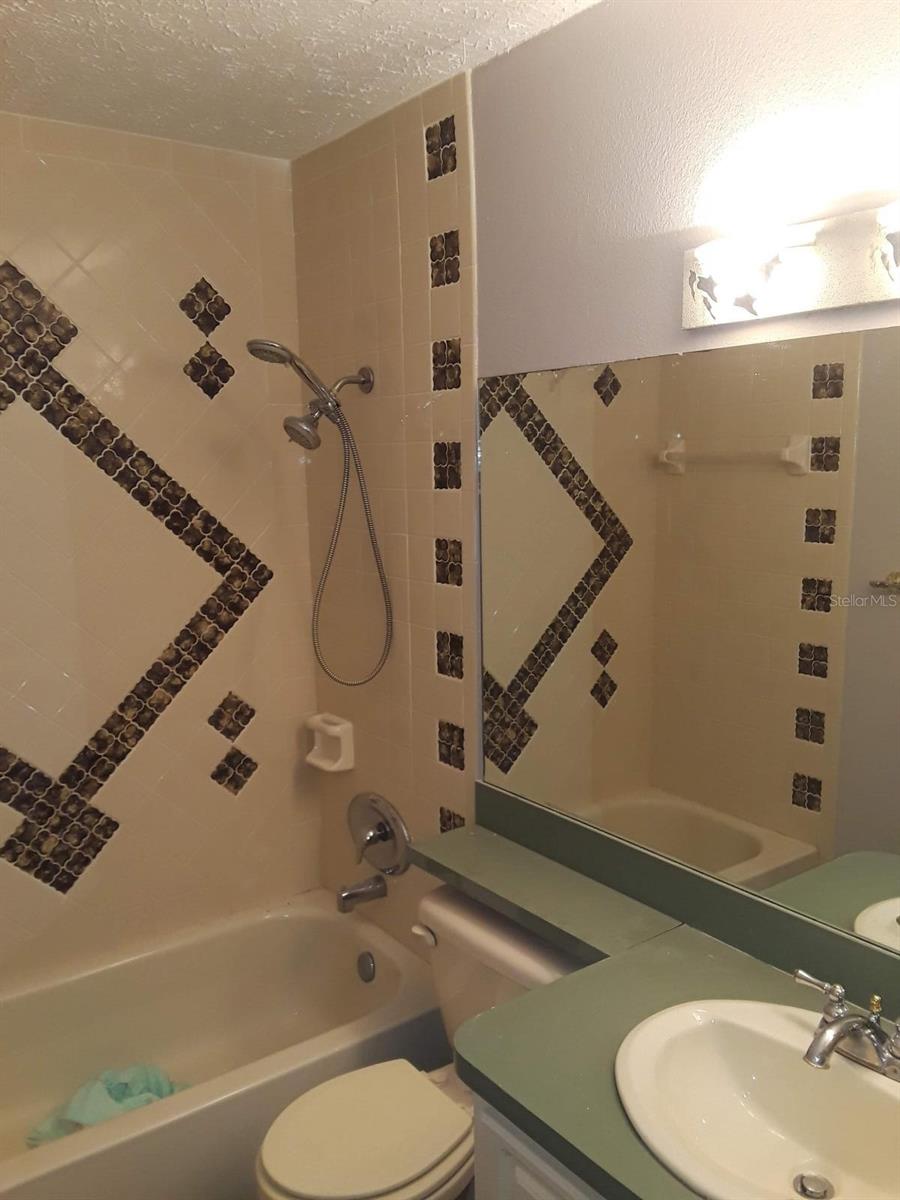 FOREST LAKE CONDO - Residential Lease