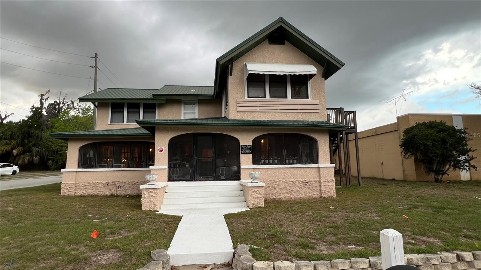 LEESBURG JOHNSONS SUB - Commercial Sale