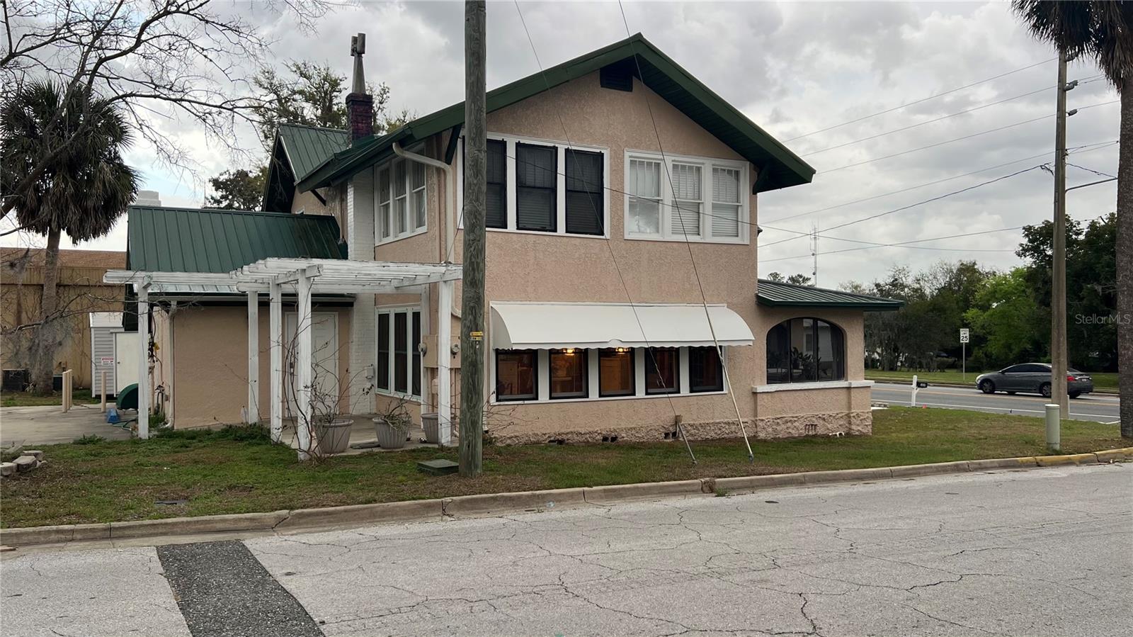 LEESBURG JOHNSONS SUB - Commercial Sale