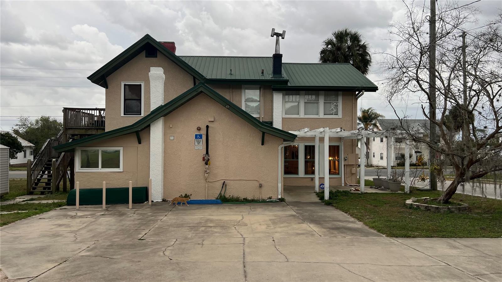 LEESBURG JOHNSONS SUB - Commercial Sale