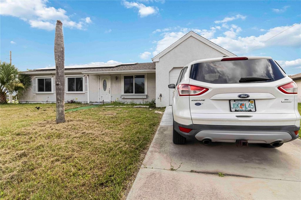 Photo of 20550 Edgewater Drive, Port Charlotte, FL 33952 (MLS # N6142330)