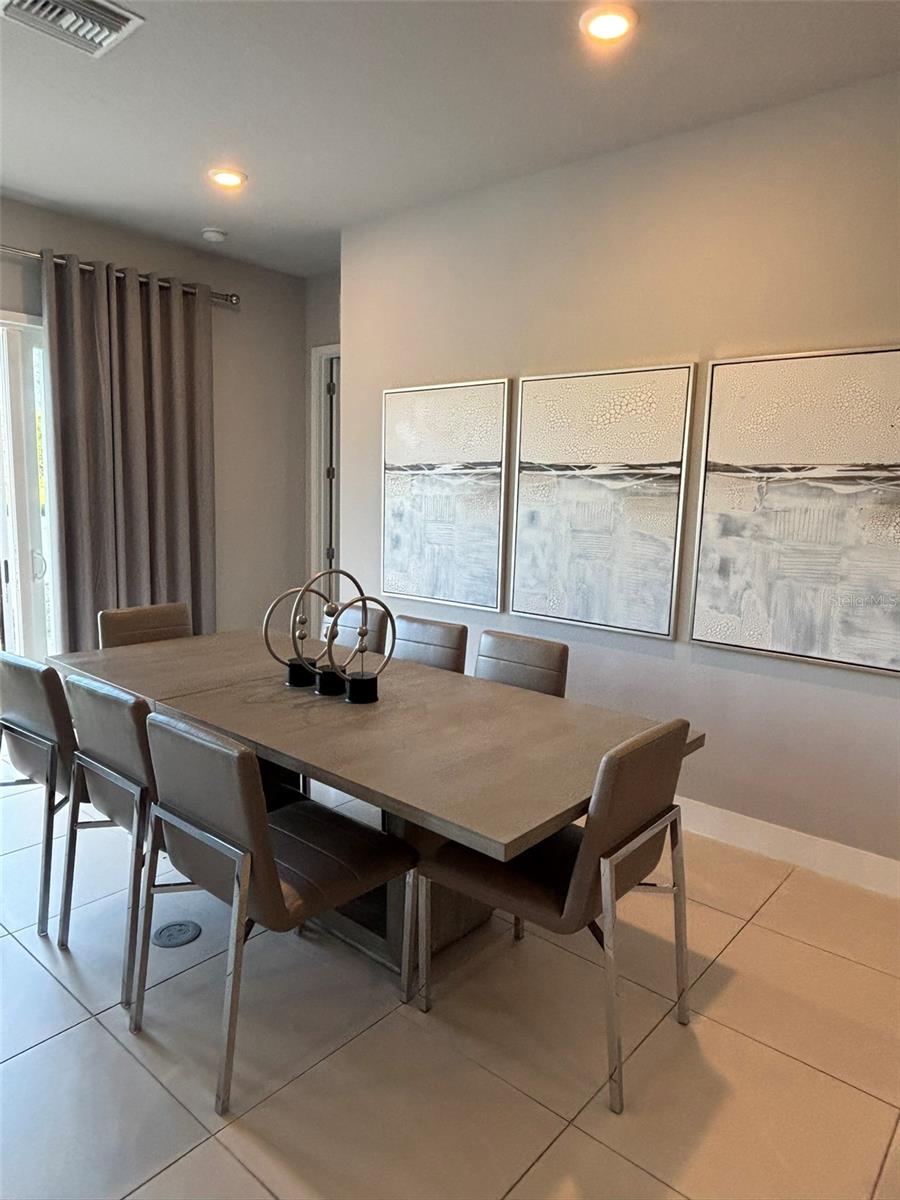 SPECTRUM AT REUNION CONDO PH 7A OR 6391/1578 UNIT - Residential Lease