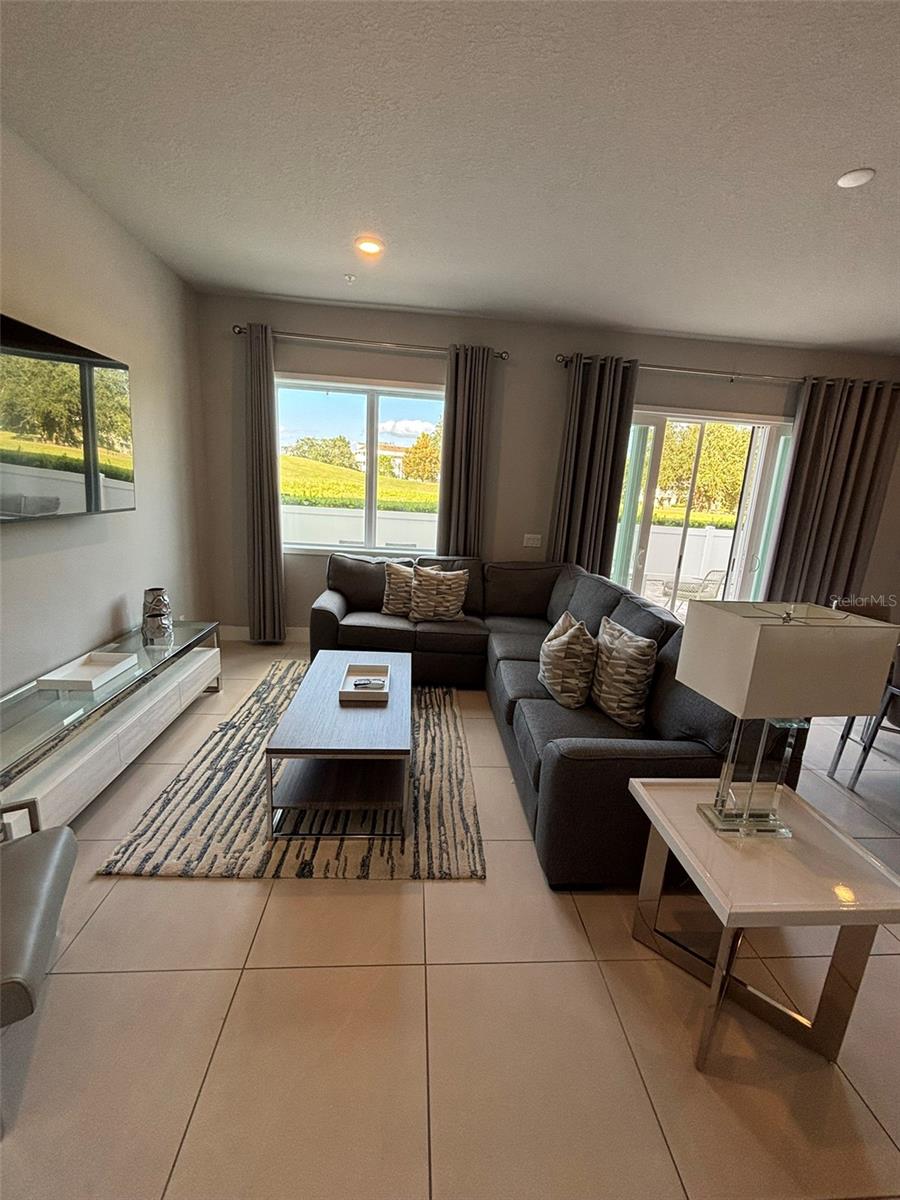 SPECTRUM AT REUNION CONDO PH 7A OR 6391/1578 UNIT - Residential Lease