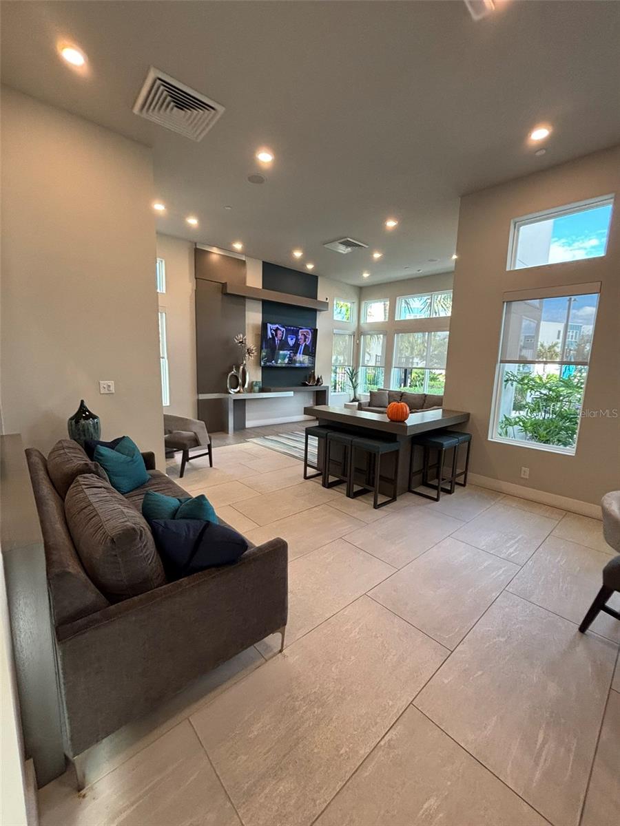 SPECTRUM AT REUNION CONDO PH 7A OR 6391/1578 UNIT - Residential Lease