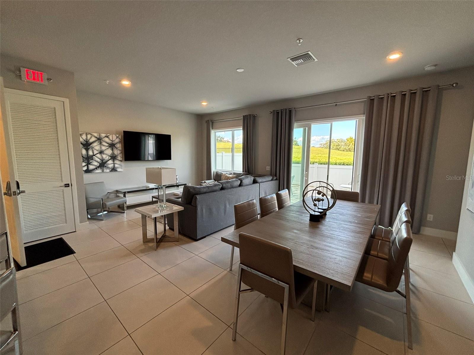 SPECTRUM AT REUNION CONDO PH 7A OR 6391/1578 UNIT - Residential Lease