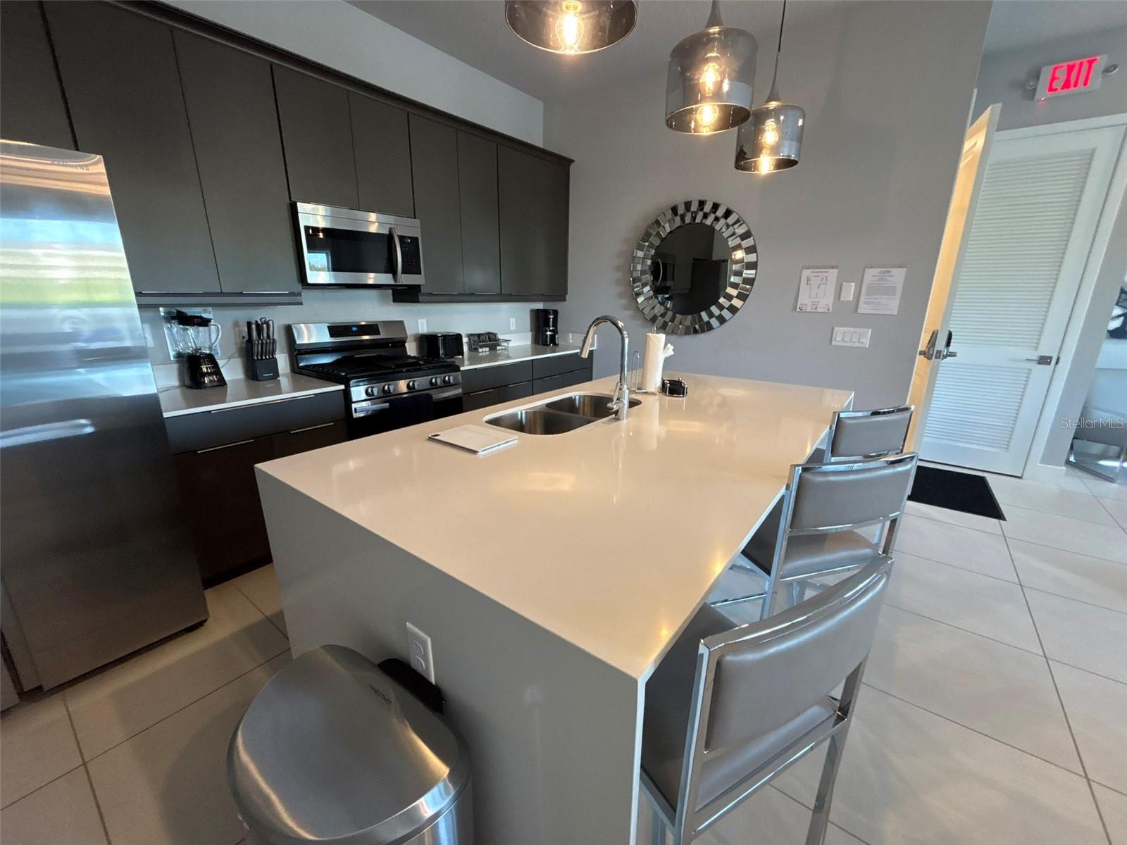 SPECTRUM AT REUNION CONDO PH 7A OR 6391/1578 UNIT - Residential Lease