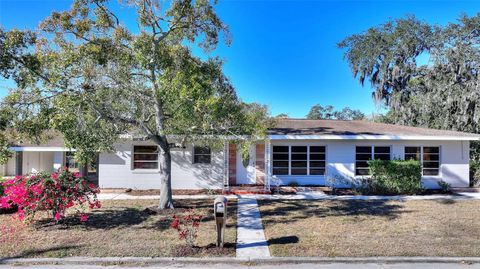 Photo of 511 Poinsettia Avenue, Sebring, FL 33870 (MLS # A4676794)