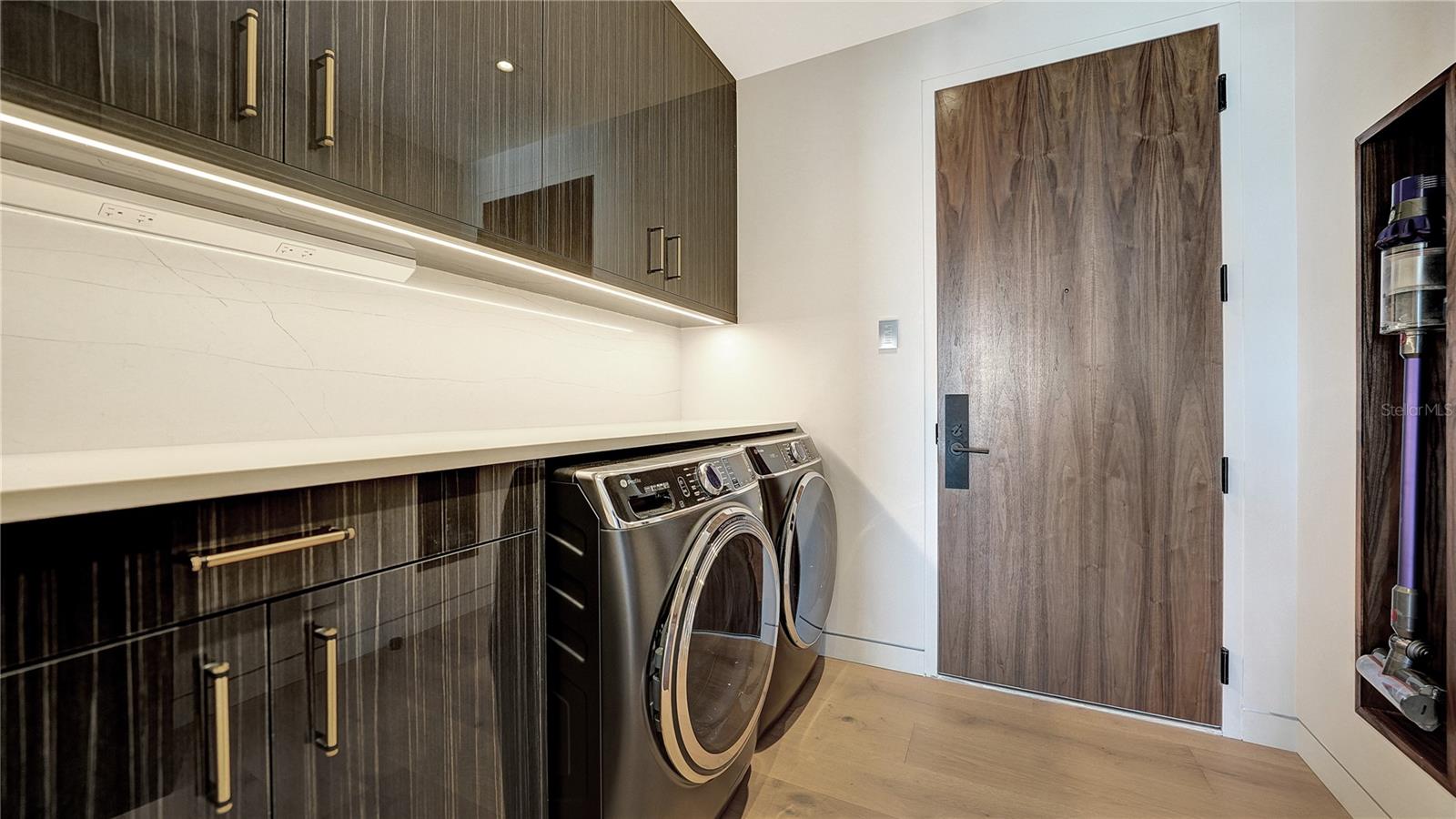 1350 MAIN RESIDENTIAL - Residential