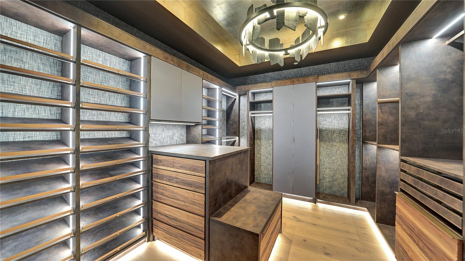 1350 MAIN RESIDENTIAL - Residential