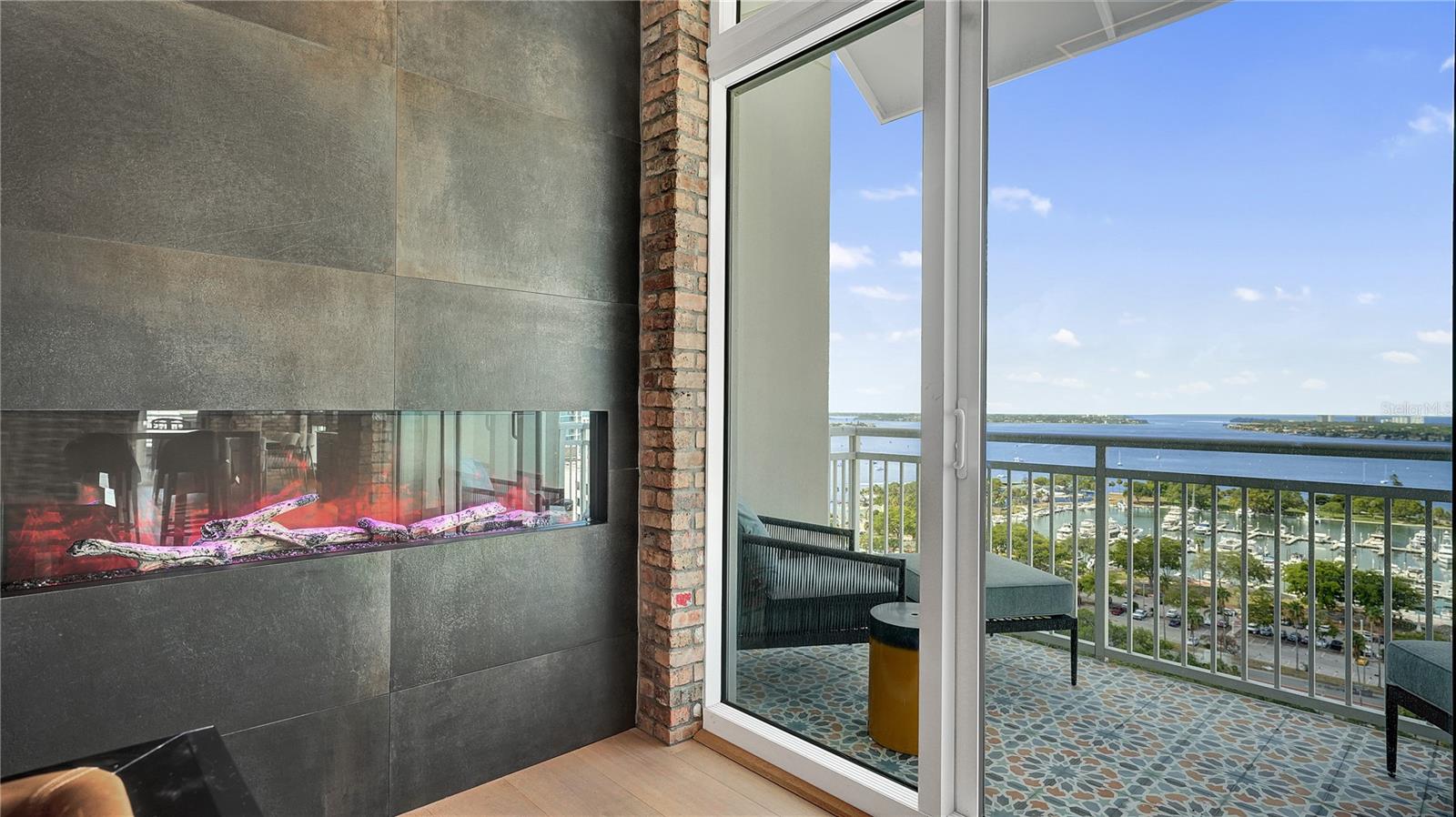 1350 MAIN RESIDENTIAL - Residential