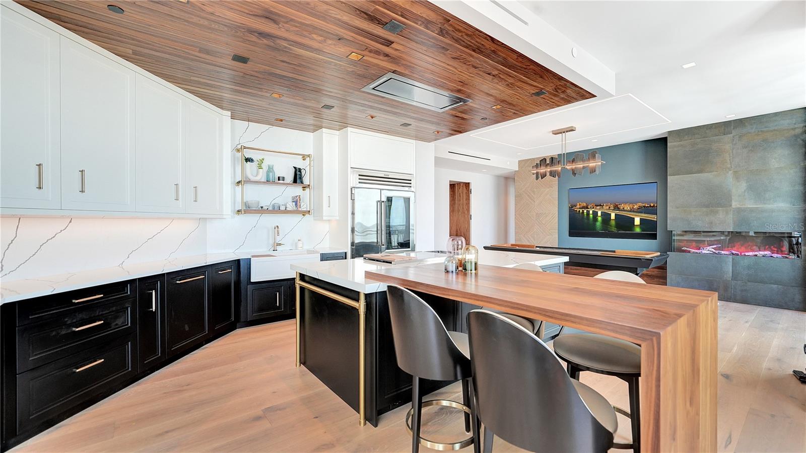 1350 MAIN RESIDENTIAL - Residential