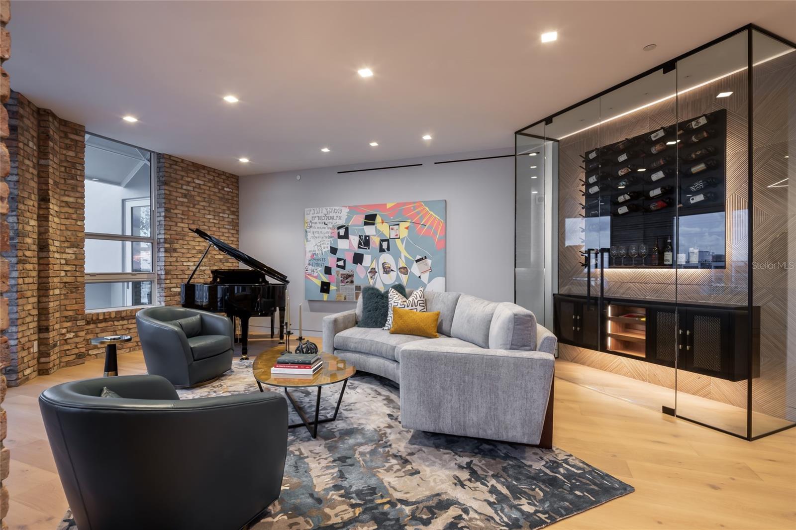 1350 MAIN RESIDENTIAL - Residential