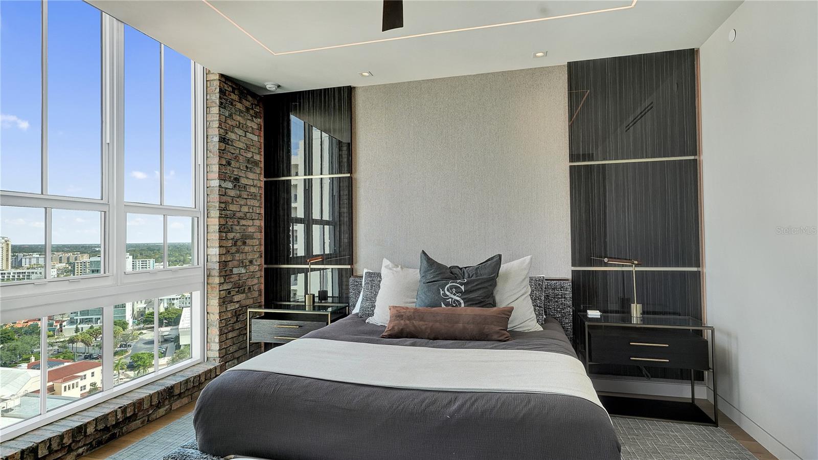 1350 MAIN RESIDENTIAL - Residential