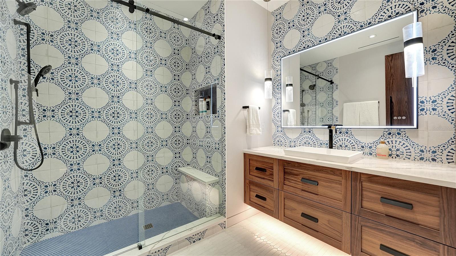 1350 MAIN RESIDENTIAL - Residential