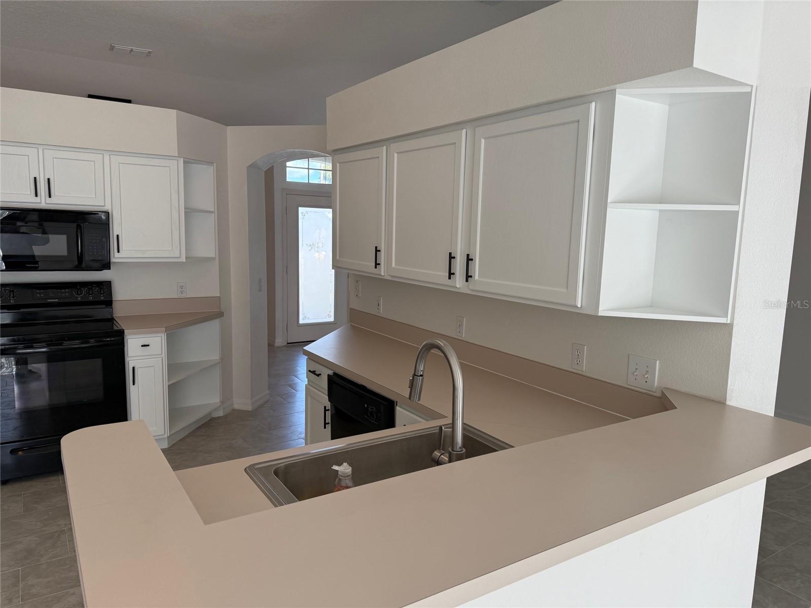 BREEZEWOOD PARK UNIT 08 - Residential Lease