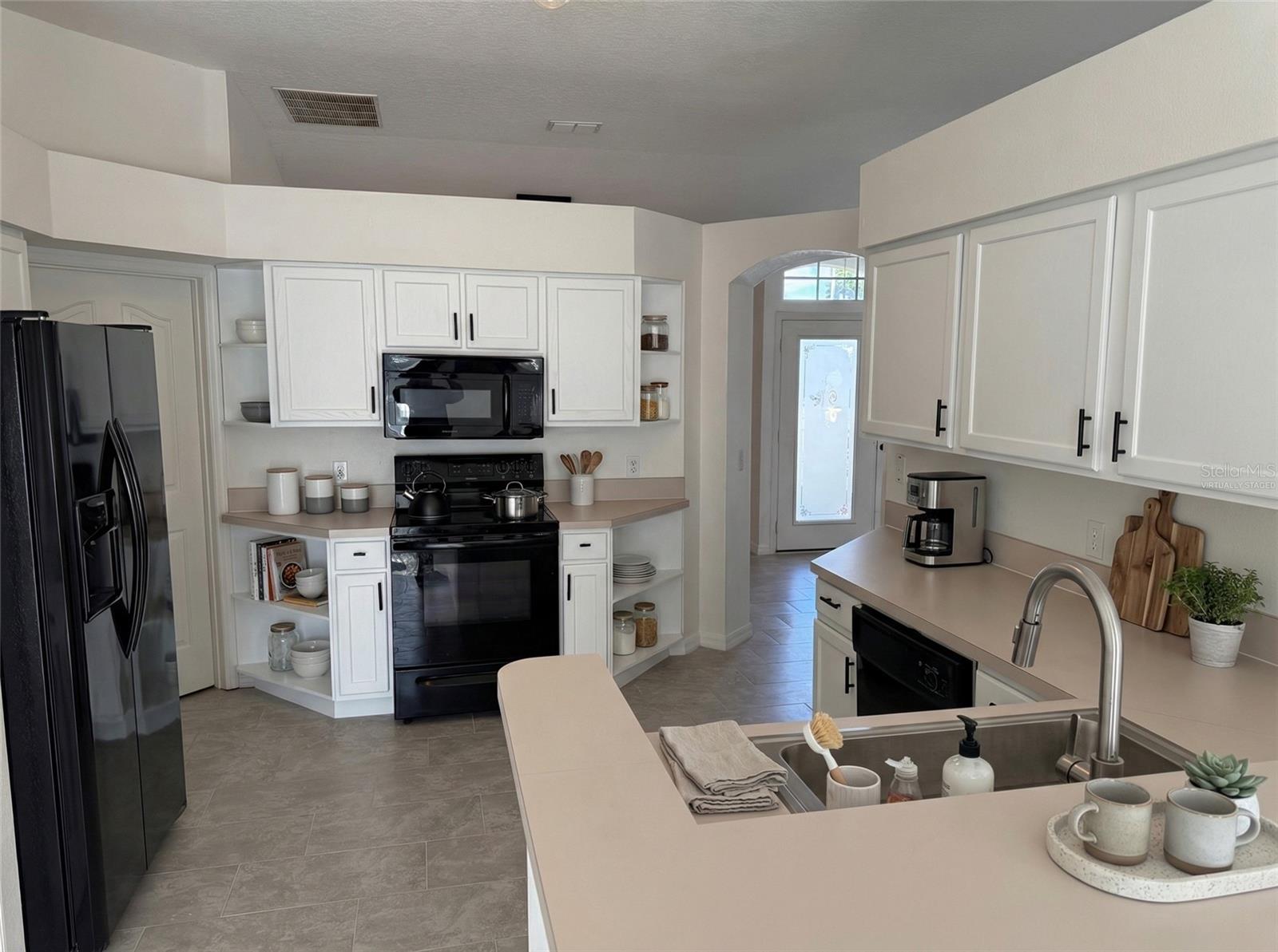 BREEZEWOOD PARK UNIT 08 - Residential Lease